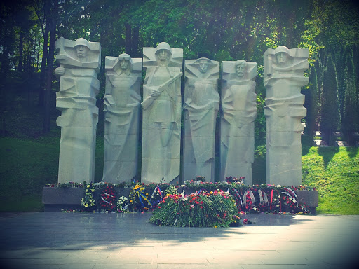 Memorial for WW2 Warriors