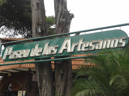 Paseo de los Artesanos