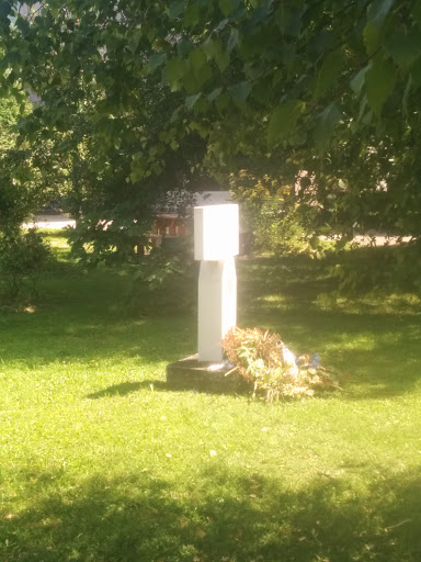 Dževad Begić Monument