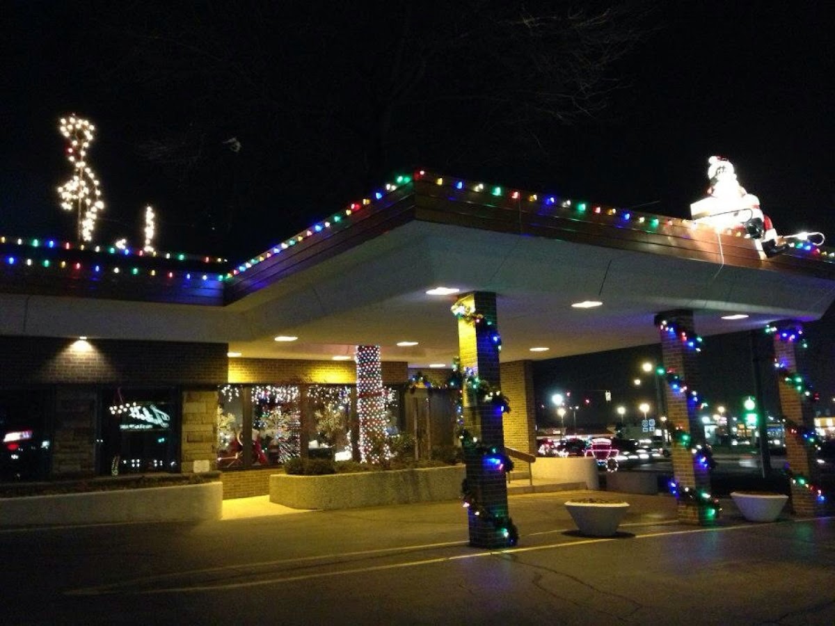 Be sure to visit during Christmas time. Prettiest decorations in town!