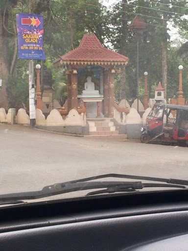 Buddha Statue and Bo Tree, Maygaha Junction