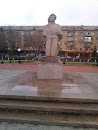 Памятник М. Жумабаеву