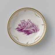 Schotel met een putto op wolken