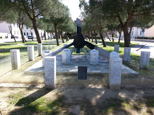 Marina Di Pisa: Monumento ai caduti