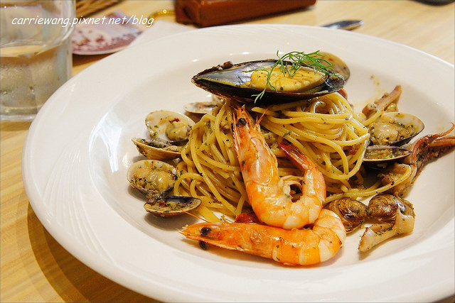 【台中義大利麵】菲淇士義式廚房．Lophil's。一中商圈平價美食餐廳，但是不合我們味口