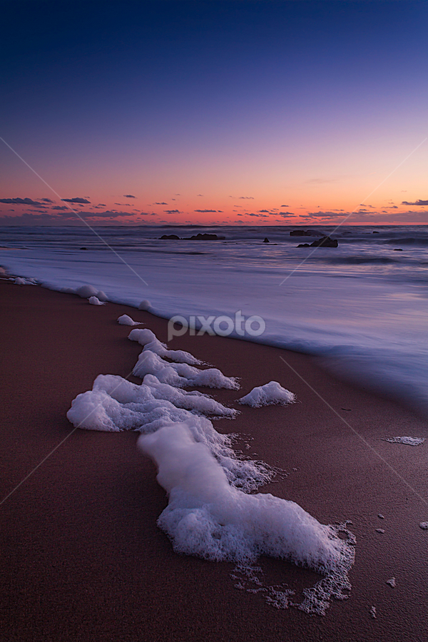 L' écume by Rémi Ferreira Nadais - Landscapes Waterscapes