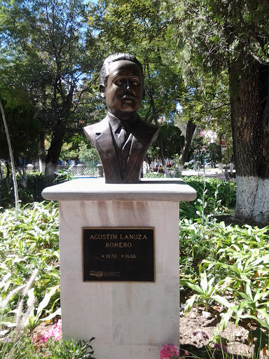 Busto Agustín Lanuza Romero