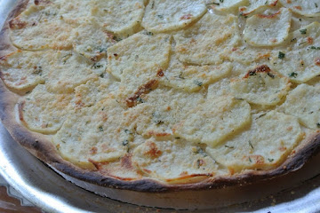 White Potato &amp;amp; Rosemary Pizza (Pizza In Bianco Con Patate e Rosmarino)