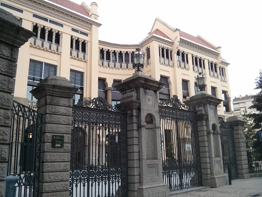 Institut Lluís De Peguera