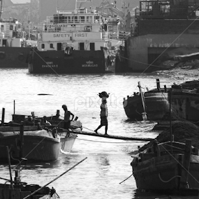 Black and white  by Mukesh Mishra - Black & White Street & Candid