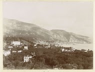 Gezicht op Menton langs de kust