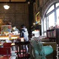 舊書櫃人文咖啡館