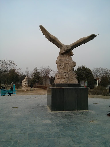南湖鹰雕塑