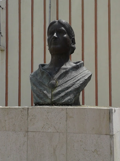 Busto Josefa Ortiz De Dominguez