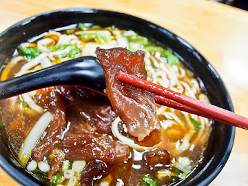 玖伍川味牛肉麵