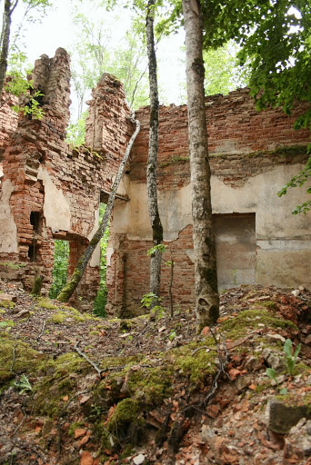 Jaunbebri Manor Ruins 