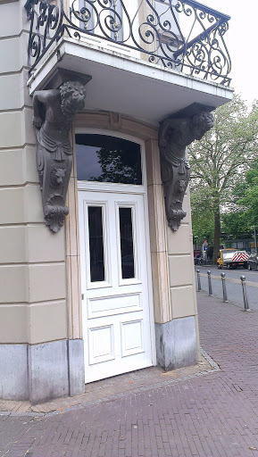 Zeus Balkon