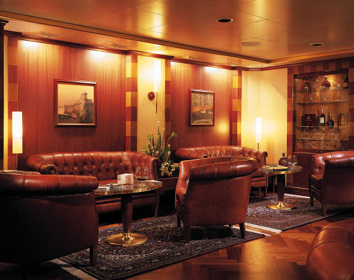 Silversea_HumidorbyDavidoffCigarLounge-1 - If you're a cigar smoker, the Humidor by Davidoff Cigar Club on Silver Shadow is a great place to lounge.
