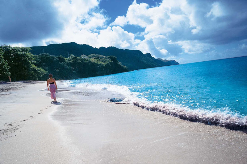 Go for a solo stroll in the tropics on your Windstar cruise.
