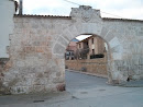 Puerta De La Muralla