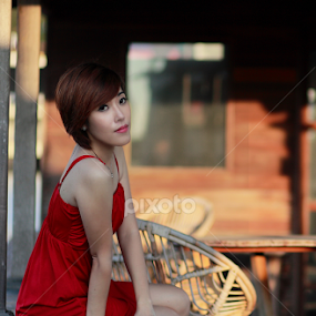 Feeling by Che Abu Bakar Che Said - People Portraits of Women