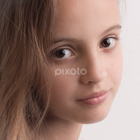 by Milou Krietemeijer-Dirks - Babies & Children Child Portraits