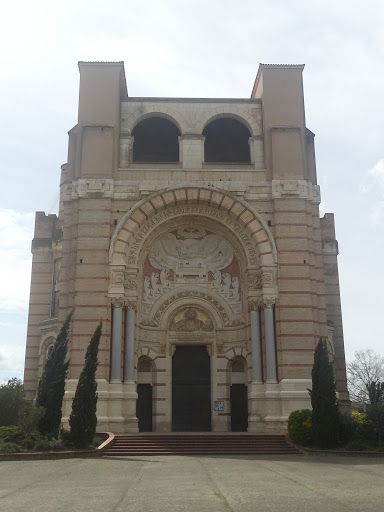 Pibrac, La Basilique Inachevée