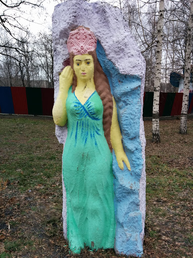 Carevna Statue 