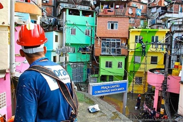 [Repeindre les favela, Santa Marta, Brésil-2[2].jpg]