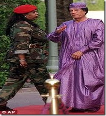 [Les Amazones de Kadhafi-33[2].jpg]