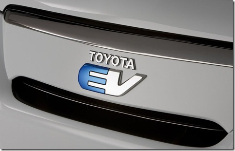 Toyota-RAV4_EV_Concept_2010_1024x768_wallpaper_1b