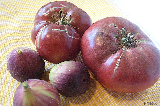 [Tomatoes 013-crop v1[3].jpg]