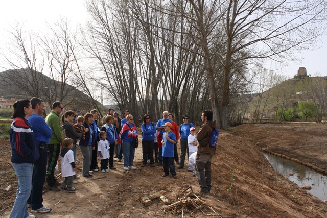 [3 abril 2011 Voluntariado en rios (8)[3].jpg]