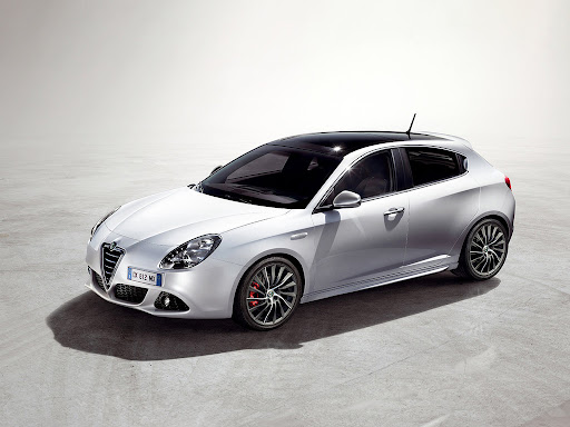 Alfa_Romeo_Giulietta_(2011)_1.jpg