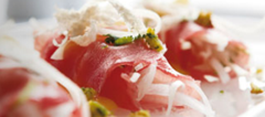 Tonfisk med rabarber, enkel sommarmat som funkar till midsommar.