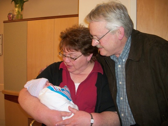 [Hannah and her Grandparents[4].jpg]