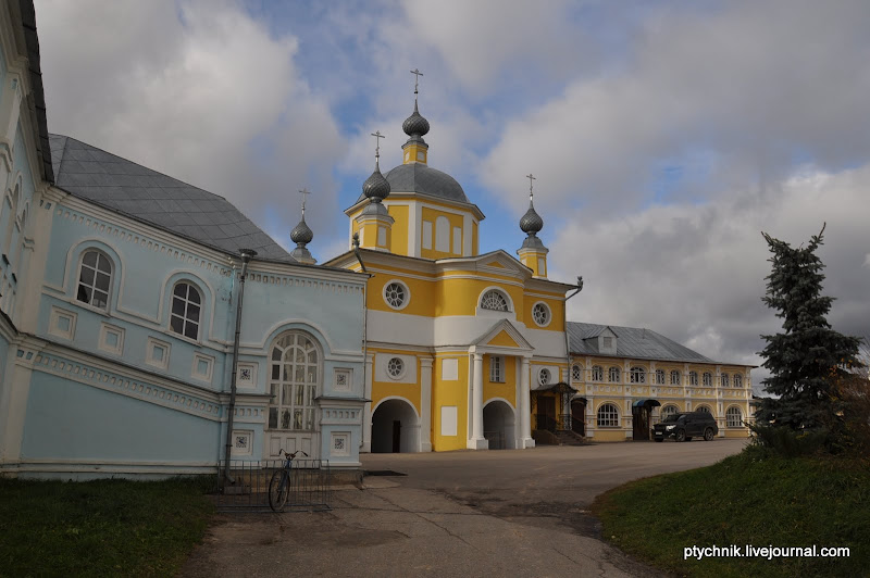 ПОСЕТИТЬ МОНАСТЫРЬ 