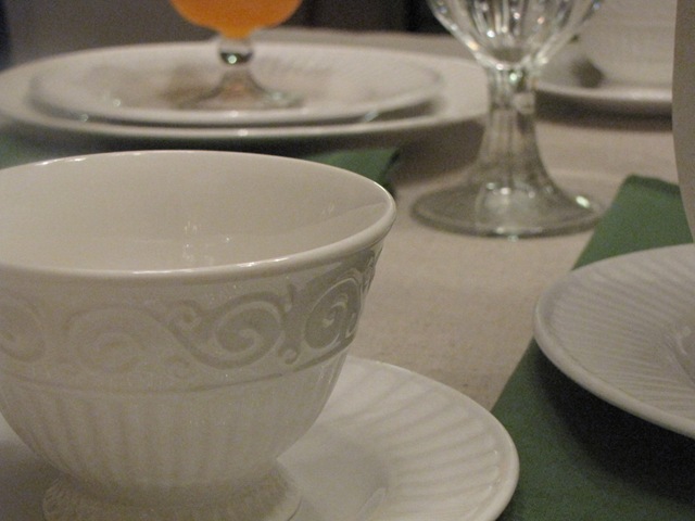 [tablescape1 021[4].jpg]