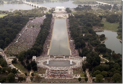 Glenn Beck Rally Picture Guaranteed to Drive Media Crazy