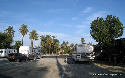 Site width at Indio Elks; there is an empty site between these two rigs.