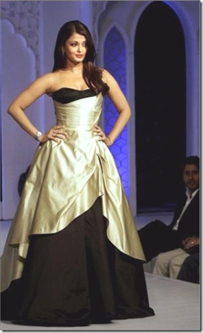 Aishwarya Rai scorches the ramp 