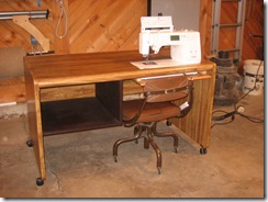 sewing table patty 023
