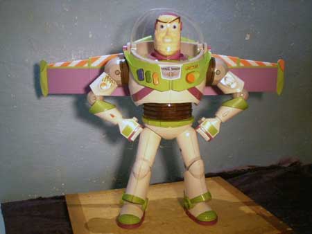 Toy Story Buzz Lightyear Papercraft 3