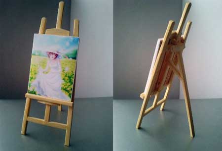 Easel and Painting Papercraft