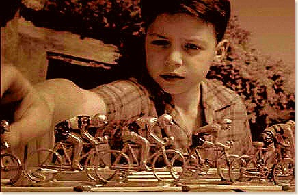 boy-w-toy-bikes