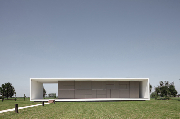 minimalist italian cube house architecture design