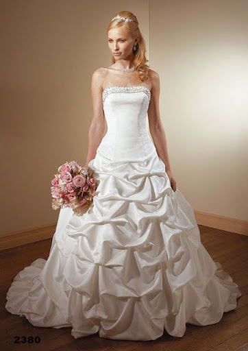 Romantic Ivory Bridal Gown Wedding Dress
