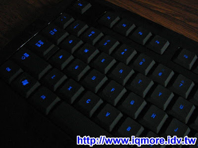 Razer Lycosa 黑腹狼蛛電競薄膜式鍵盤評測 - 老貓測3C