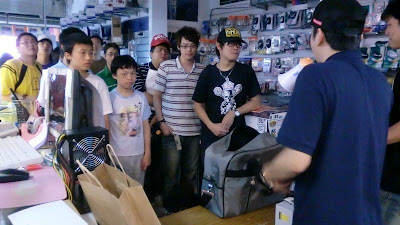 HeatoN來台系列文章(09)- Taipei day 5 : 台北台南兩地簽名會 - 老貓測3C