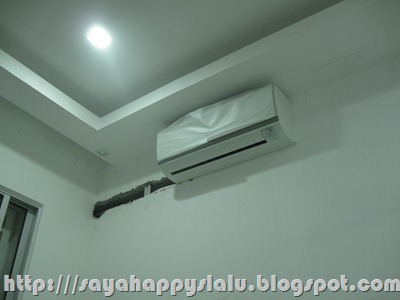 Hy Me Wall Paint And Plaster Ceiling Wall Hacking For Air Cond Installation Kenapa Tak Pasang Kat Atas Sliding Door Senang Sikit Payah Hacking2 Dinding Terus